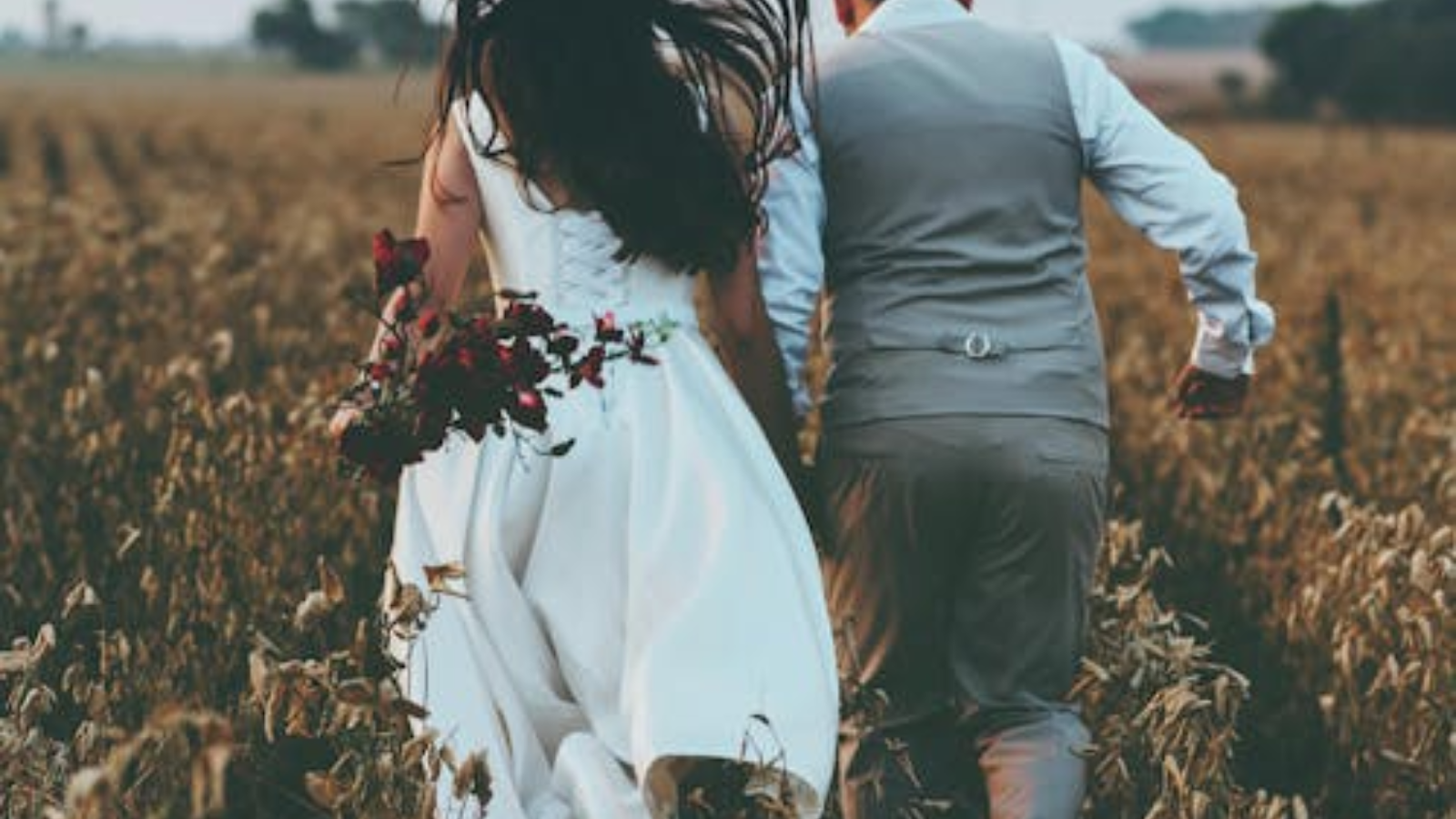 Forget the Fuss: 9 Reasons Why Eloping is Taking Over Weddings